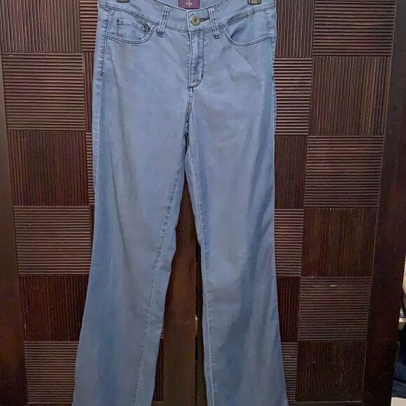 NYDJ lightweight medium wash  jeans - Picture 3 of 6